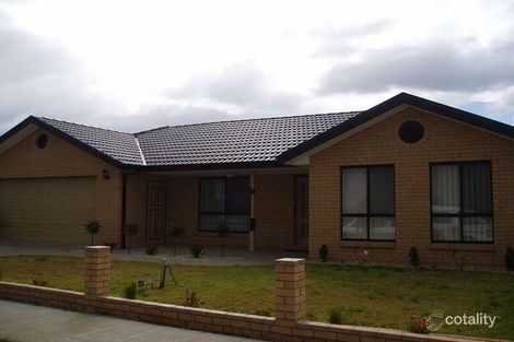 200 Paterson Dr, Lynbrook, VIC 3975