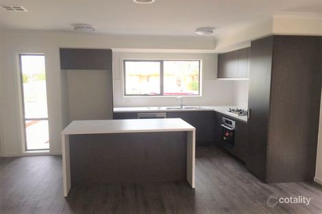 Property photo of 5 Erinbank Crescent Westmeadows VIC 3049