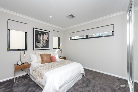 Property photo of 15A Knowle Way Warnbro WA 6169