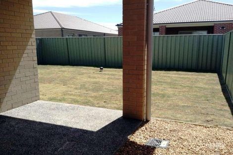 Property photo of 80 Dusseldorp Avenue Pakenham VIC 3810