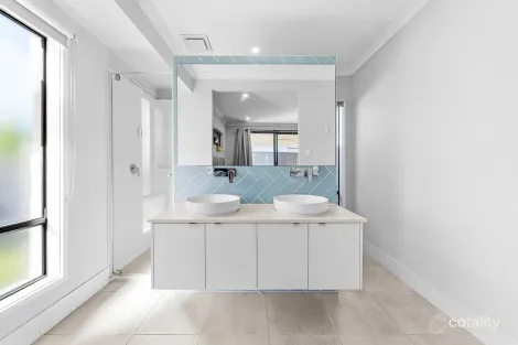 Property photo of 35 Escalade Circuit Pallara QLD 4110