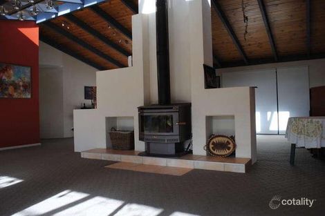 Property photo of 359 Pini Lane Mudgegonga VIC 3737