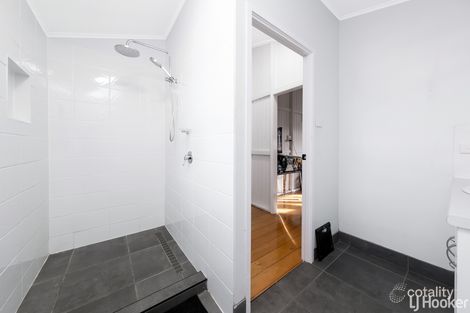 Property photo of 1 Tung Yeen Street Park Avenue QLD 4701
