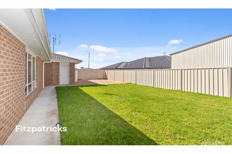 Property photo of 20 Ross Parkway Gobbagombalin NSW 2650