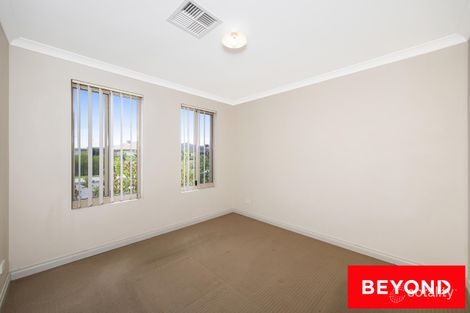 Property photo of 32 Villatella Gardens Piara Waters WA 6112