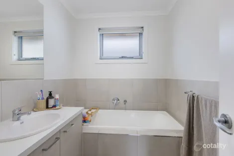 Property photo of 8 Cornwall Street Munno Para Downs SA 5115