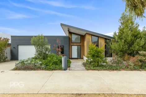 Property photo of 17 Cheviot Terrace Ocean Grove VIC 3226