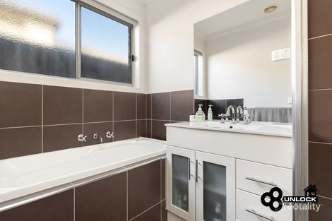 Property photo of 3/6-16 Diston Court Pakenham VIC 3810