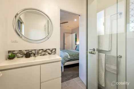 Property photo of 27 Barcoo Close Bentley Park QLD 4869