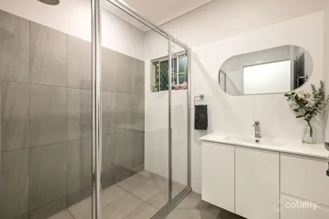 Property photo of 27 Barcoo Close Bentley Park QLD 4869