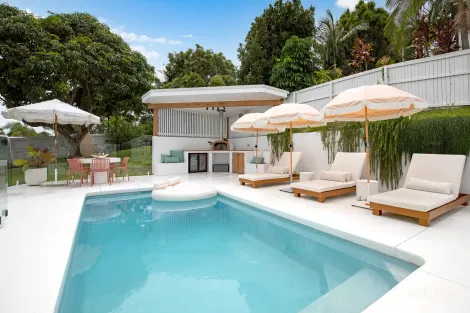 5 Yvonne Ct, Miami, QLD 4220