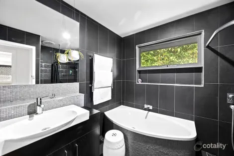 Property photo of 49 Longfellow Avenue Mooroolbark VIC 3138