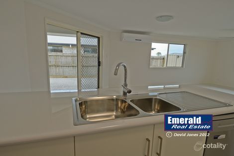 Property photo of 2/29 Scenic Drive Emerald QLD 4720