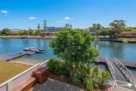 Property photo of 2/10 Vaggelas Crescent Biggera Waters QLD 4216