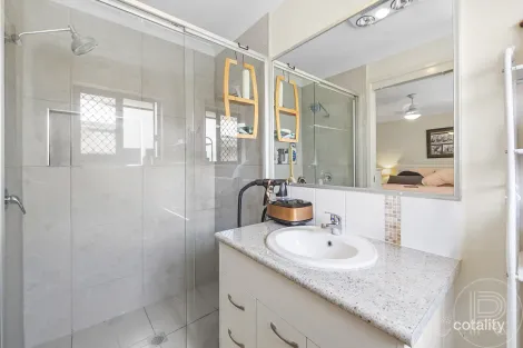 Property photo of 30 Ashburton Crescent Sippy Downs QLD 4556