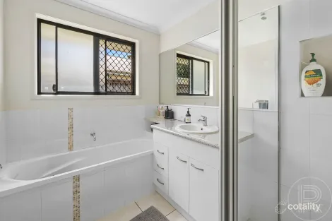 Property photo of 30 Ashburton Crescent Sippy Downs QLD 4556