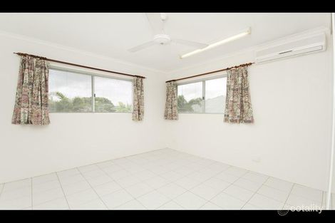Property photo of 19 Southerden Drive Mooroobool QLD 4870
