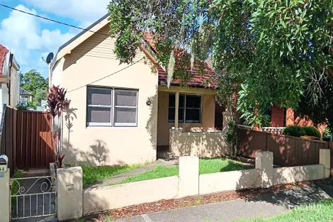 34 Beauchamp St, Wiley Park, NSW 2195