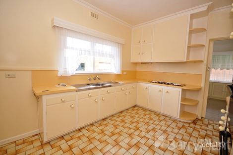 Property photo of 15 Orama Avenue Wendouree VIC 3355
