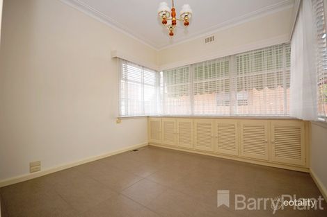 Property photo of 15 Orama Avenue Wendouree VIC 3355