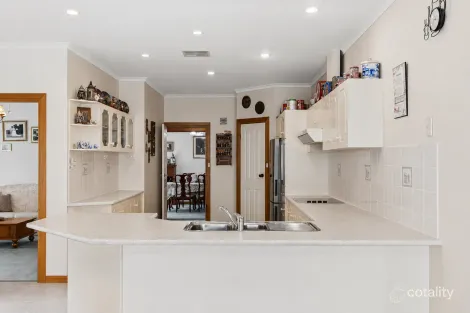 Property photo of 36 Saint James Drive Littlehampton SA 5250