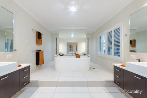 Property photo of 9 Macleay Circuit Upper Coomera QLD 4209