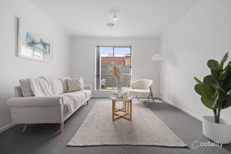 Property photo of 5 Darling Place Manor Lakes VIC 3024