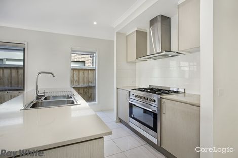 Property photo of 32 Dingo Street Point Cook VIC 3030