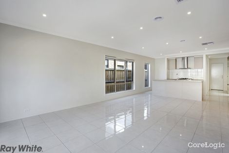 Property photo of 32 Dingo Street Point Cook VIC 3030