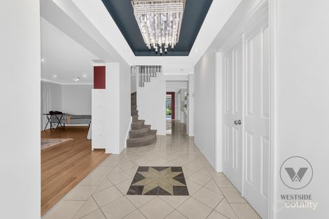 Property photo of 39 Cambridge Crescent Roxburgh Park VIC 3064