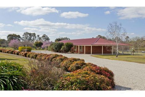 17 Willow Way, Table Top, NSW 2640
