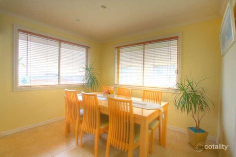 Property photo of 18 Montbrae Circuit Narre Warren North VIC 3804