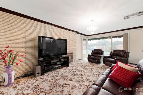 Property photo of 24 Locharn Crescent Keysborough VIC 3173
