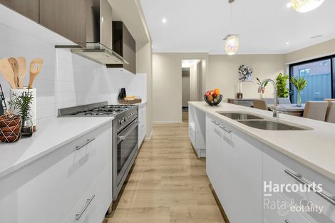 Property photo of 34 Kangaroo Road Craigieburn VIC 3064