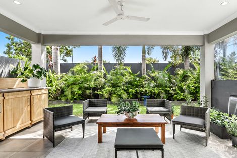 21 Marrabah Ave, Smithfield, QLD 4878