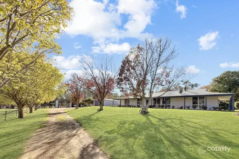 210 Belmore Rd, Burrangong, NSW 2594