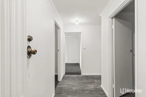 Property photo of 11 Conmurra Court Craigmore SA 5114