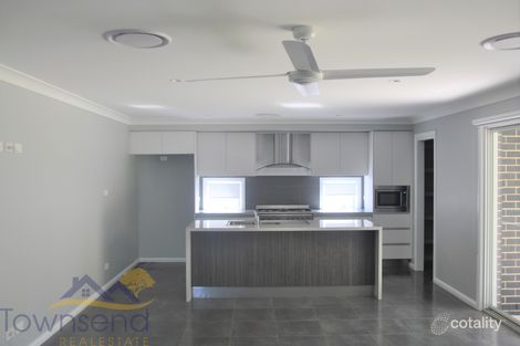 Property photo of 18 Buckland Drive Orange NSW 2800