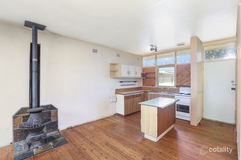 Property photo of 27 Hinemoa Avenue Killarney Vale NSW 2261