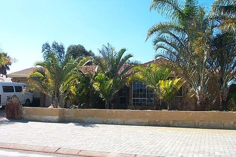 25 Sandgate Way, Marangaroo, WA 6064