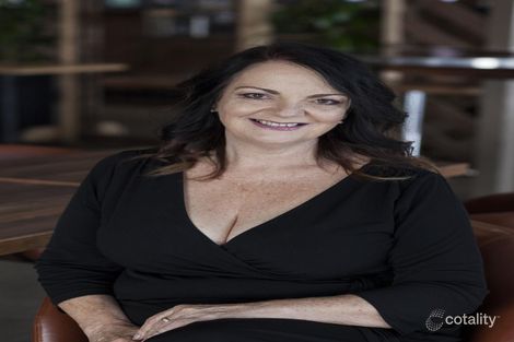 2/4 Ball Pl, Albion Park Rail, NSW 2527