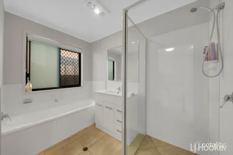 Property photo of 49 Petrel Street Kirkwood QLD 4680