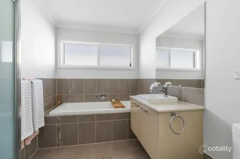 Property photo of 3 Wilga Place Ulladulla NSW 2539