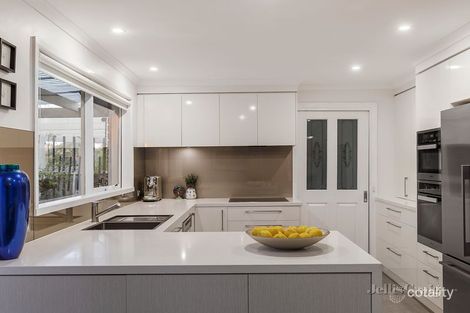 Property photo of 21 Ashdale Grove Eltham VIC 3095