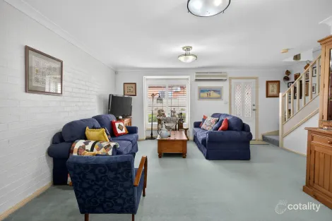 Property photo of 2/6 Carinya Road Girraween NSW 2145