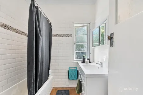 Property photo of 19 Patrick Street Beachmere QLD 4510