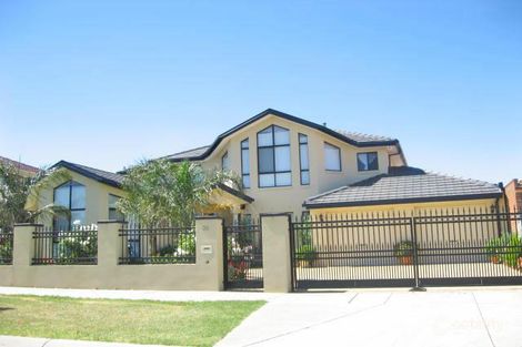 36 Tasman Cres, Taylors Lakes, VIC 3038