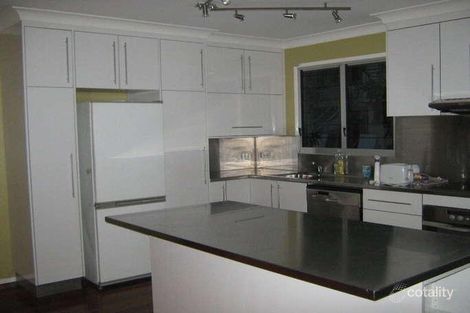 5 West St, Highgate Hill, QLD 4101