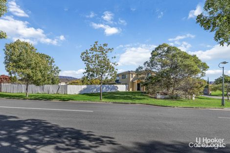 Property photo of 18 Lake Eyre Crescent Parkinson QLD 4115