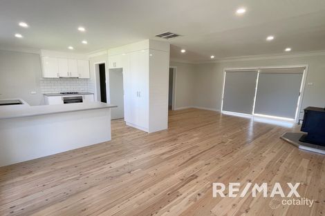 Property photo of 70 Tichborne Crescent Kooringal NSW 2650